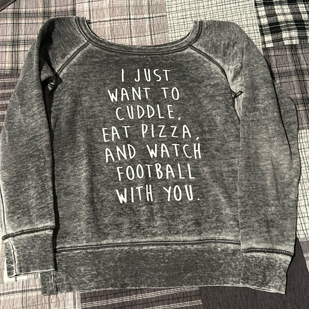 Cute cozy slouchy sweatshirt size small
